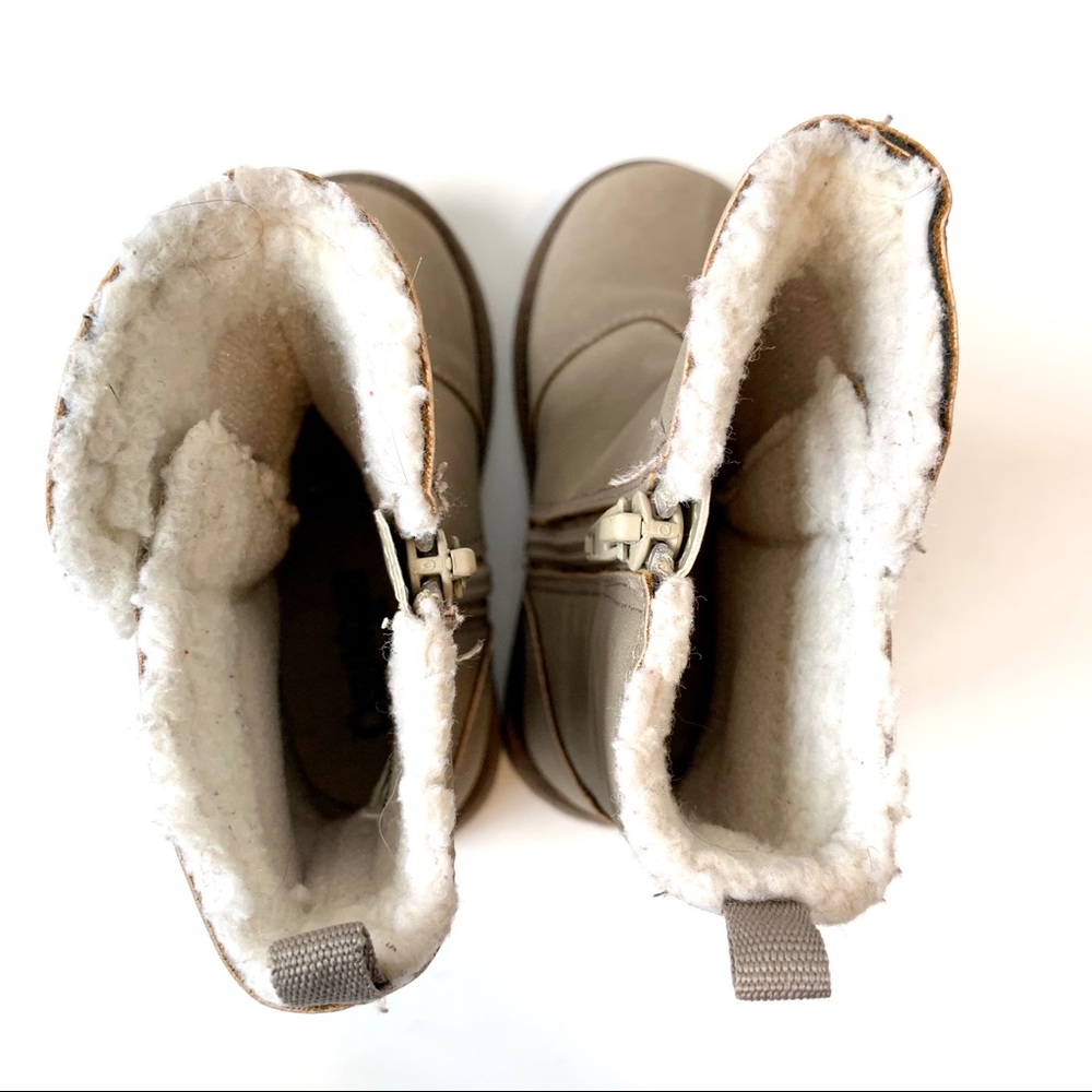 OSHKOSH Faux Fur Zippered Tan Boots—SZ. 6 - Picture 7 of 12